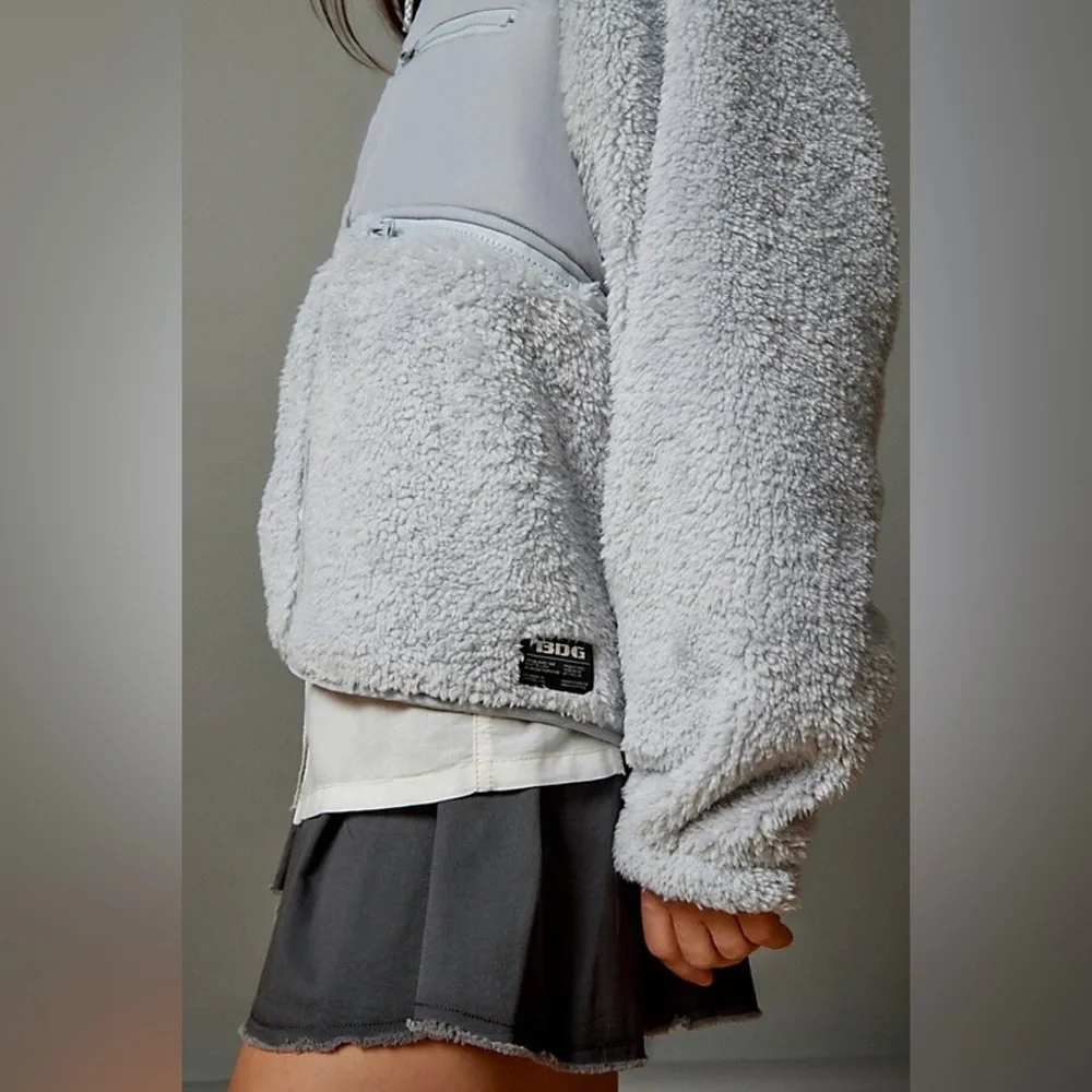 URBAN OUTFITTERS chuck fleece zip up - Picture 3 of 9